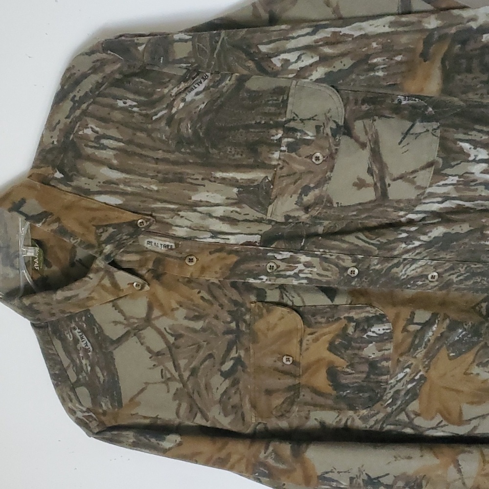 RealTree TM Design 42" Chest Spartan Brand Camouflage Button Down Men's Shirt M